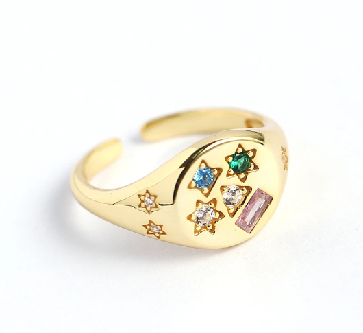 Anillo pentagrama de plata de ley 925 con zirconitas de colores y diseño esotérico. Joya mística y elegante para mujer.