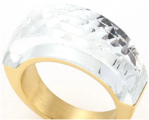 Anillo cristal chapado en oro de 18K con piedra translúcida