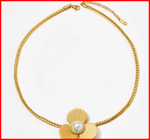 collar flor fondo blanco