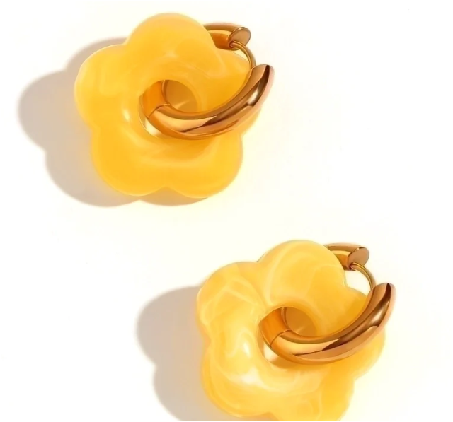 Pendientes florales chapados en oro de 18K – Inspiración miel de verano