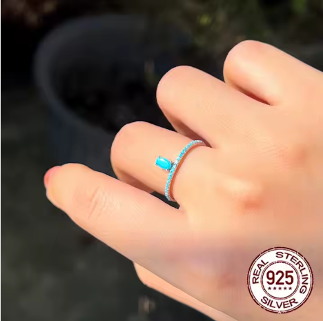 Anillo con Piedra Central Ovalo de Gemas Turquesas Plata Ley S925
