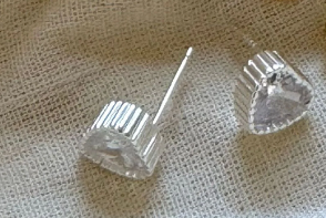 pendientes elegantes con diseño cúbico de corazón y zirconita de alta calidad