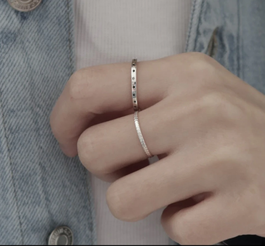 Anello a forma di stella in argento sterling