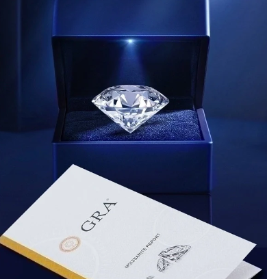 Certificado GRA de moissanita con piedra brillante y sello de autenticidad