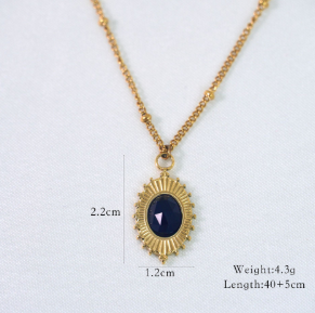 Collar retro francés con ágata negra ovalada, titanio chapado al vacío en oro 18k con medidas 40+5 cm