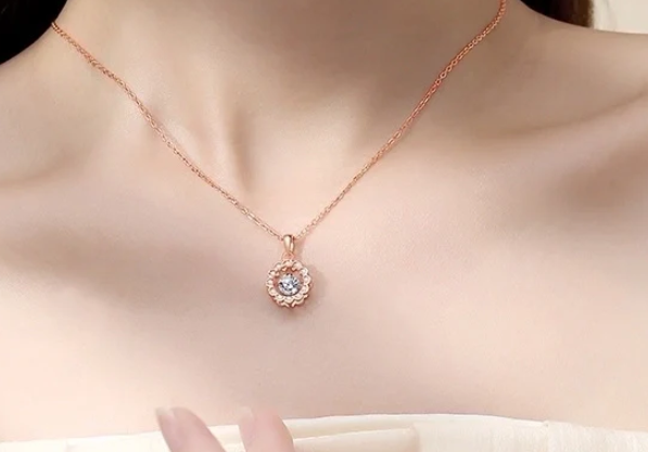 mujer-collar-plata-baño-oro-rosa-moissanita-incolora
