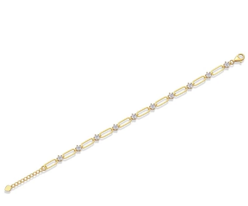 Pulsera de plata de ley con moissanita, vista en detalle sobre fondo blanco