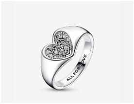 Imagen que resalta el brillo y la forma del corazón.