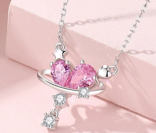 Collar con charm de estrella y corazón en plata de ley chapado en oro 18K
