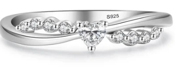 Anillo Corazón Purpura y Cristal Brillante con zirconitas Pequeñas en línea Plata de Ley S925