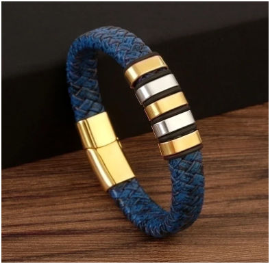Pulsera de cuero azul trenzado ancha con seis placas combinadas en dorado y plata, estilo vintage unisex.