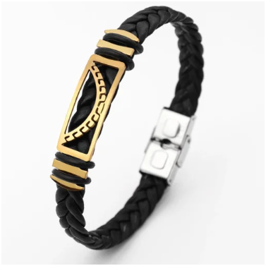 pulsera de cuero trenzada a mano con diseño de arco en acero inoxidable dorado 304 sobre fondo blanco